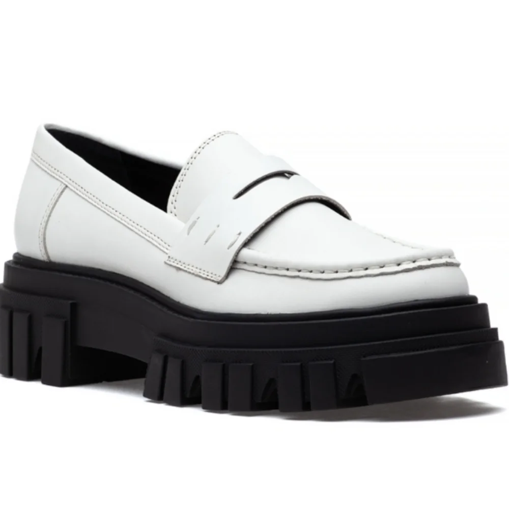 Marc Fisher Chunky Lug Soled Preppy Y2K Grunge Academia Classic 90s Loafer